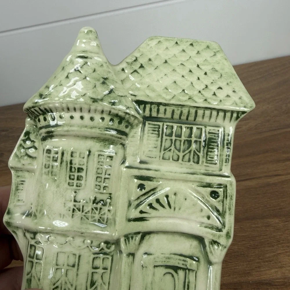 VTG Victorian House Ceramic Wall Pocket Floral Vase Cottagecore English Country